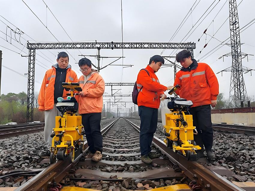 钢轨探伤案例 (2)(1).jpg